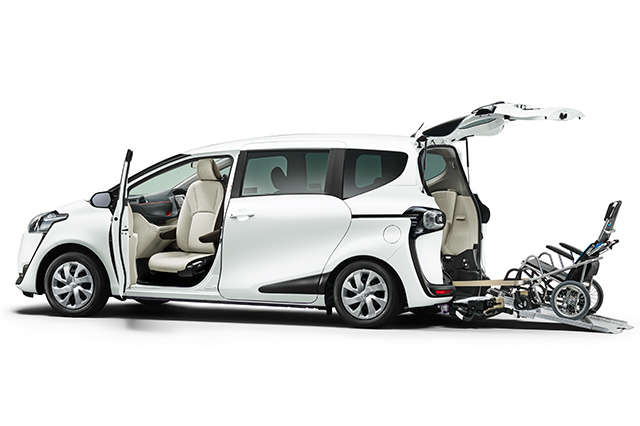 車いす仕様車 タイプ〔車いす仕様車(タイプ)+助手席回転チルトシート〕